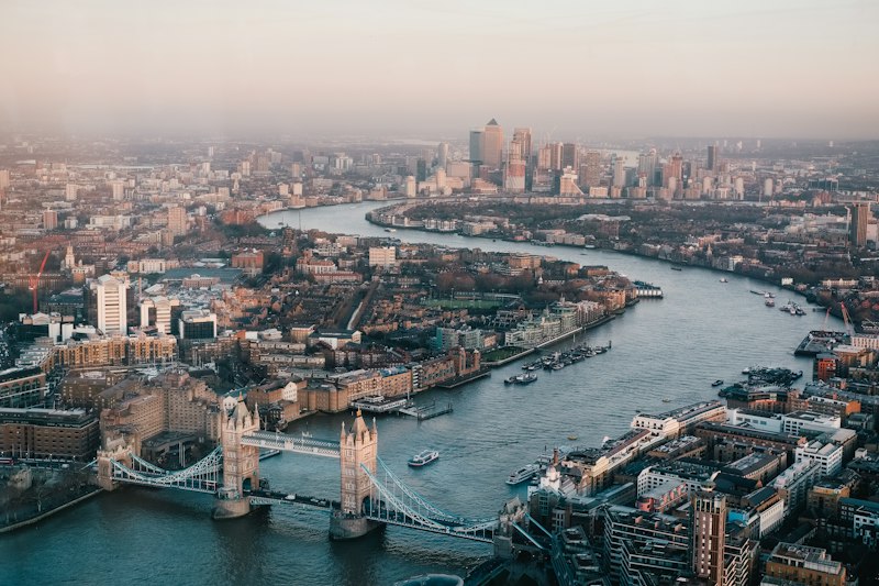 Gửi hàng đi Anh (UK) - Tháp Đồng Hồ Big Ben, London